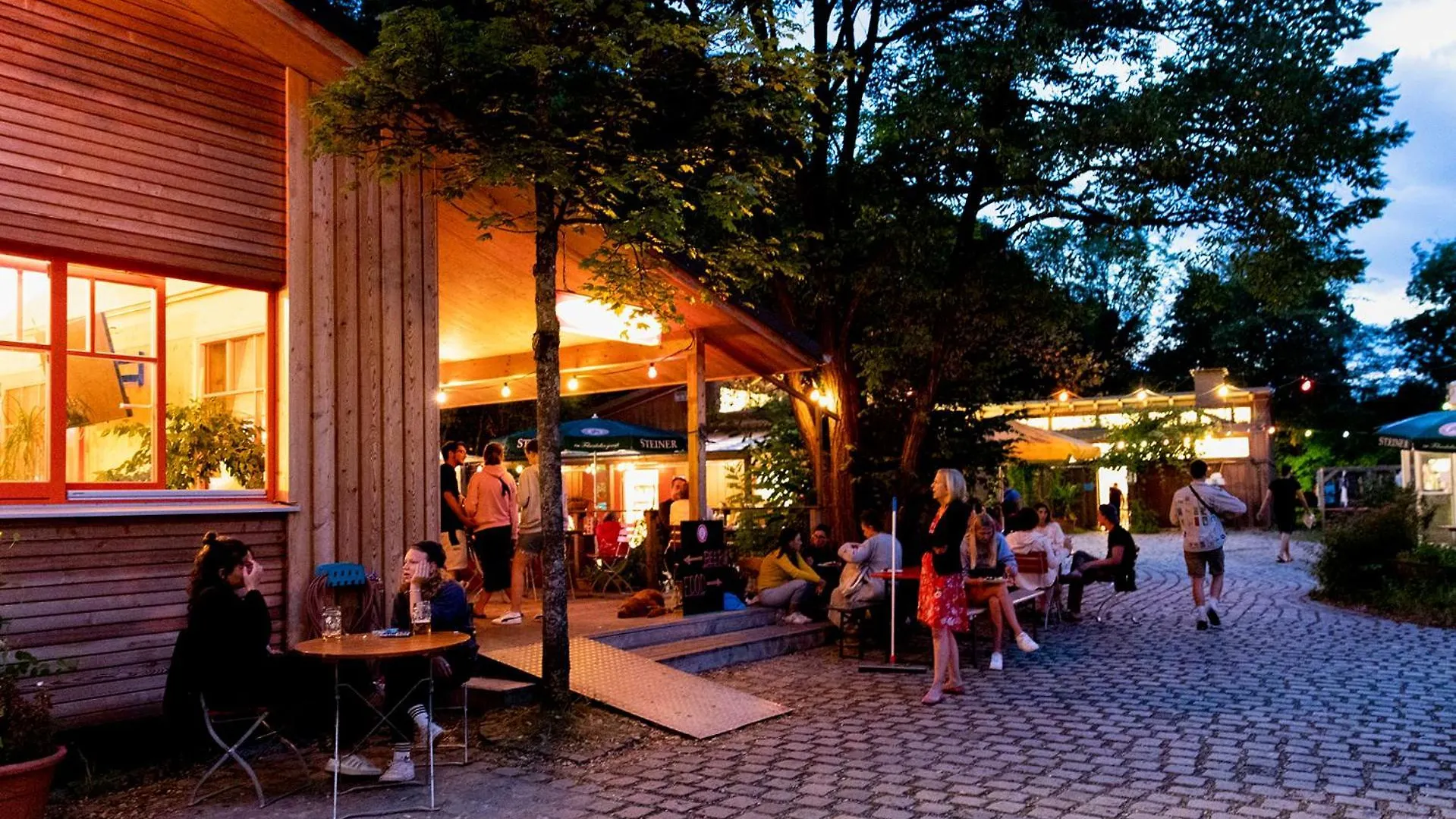 The Tent - Youth Only - Buchung Leider Nur Bis 30 Jahre Moeglich! location