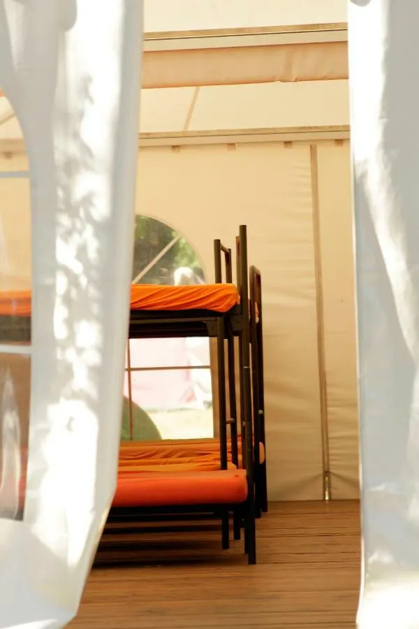 The Tent - Youth Only - Buchung Leider Nur Bis 30 Jahre Moeglich! Monaco di Baviera