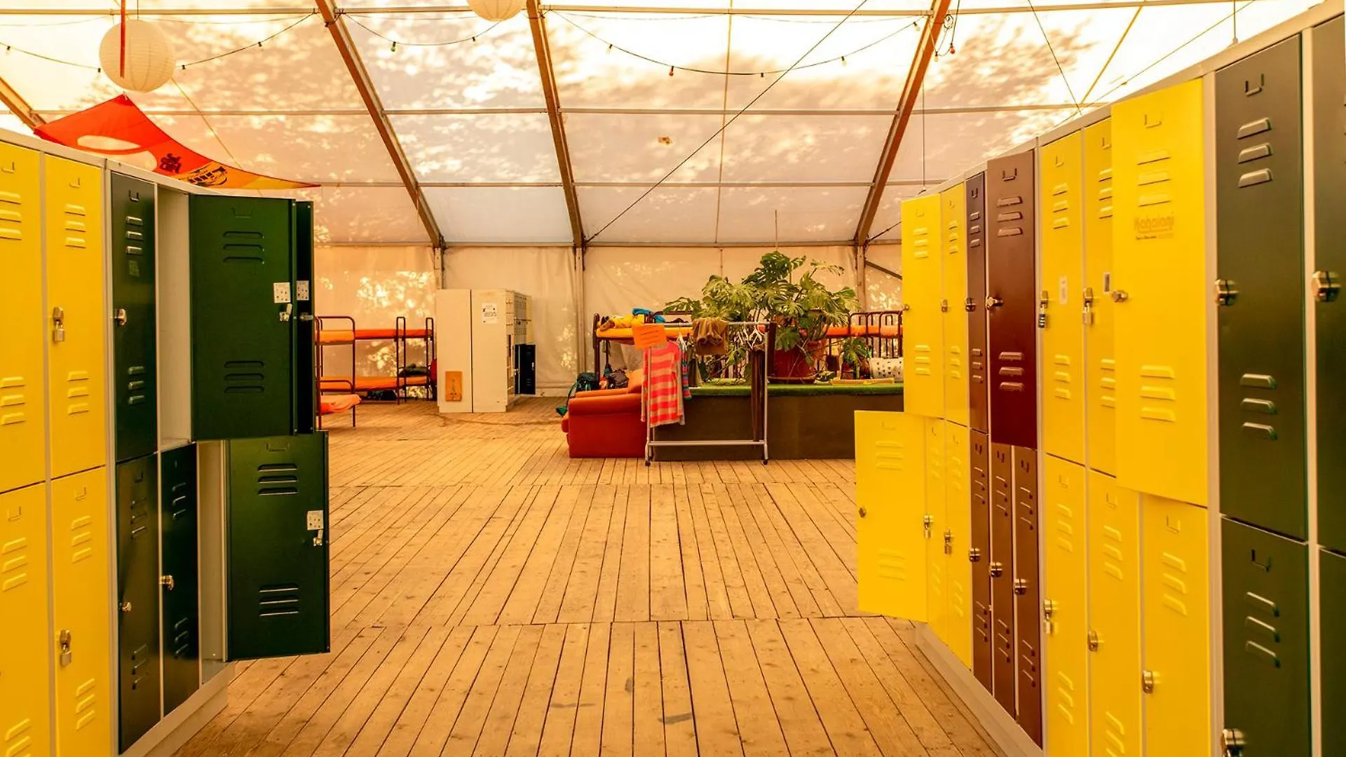 Hostel The Tent - Youth Only - Buchung Leider Nur Bis 30 Jahre Moeglich! Münih
